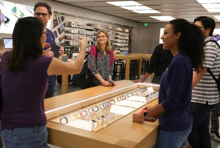 Apple Store Hosts Learning Event for Faculty and Staff California